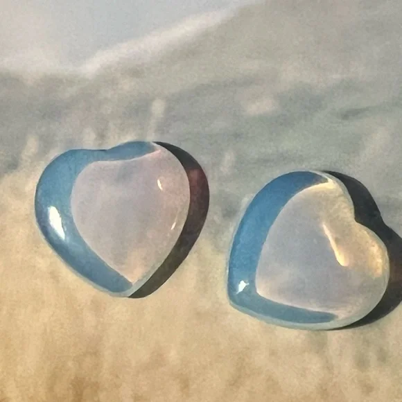 2 Opalite hearts - Picture 5 of 5